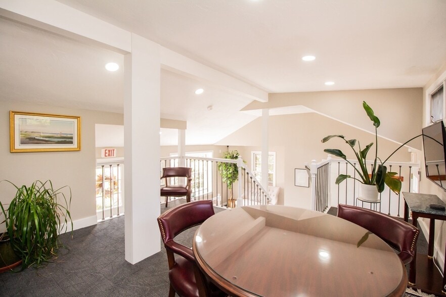 More Photos Of 4 Boyden Rd, Holden Office For Lease