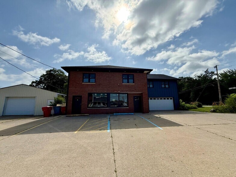 More Photos Of 14445 Morse St, Cedar Lake Specialty For Lease
