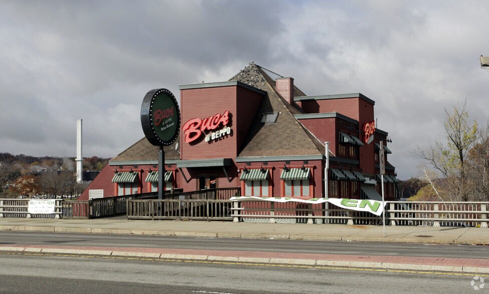 Primary Photo Of 7 Boston Tpke, Shrewsbury Restaurant For Lease