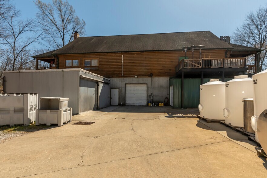 More Photos Of 14391 IL-37, Whittington Winery Vineyard For Sale