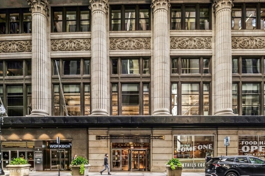 More Photos Of 125 S Clark St, Chicago Loft Creative Space For Lease