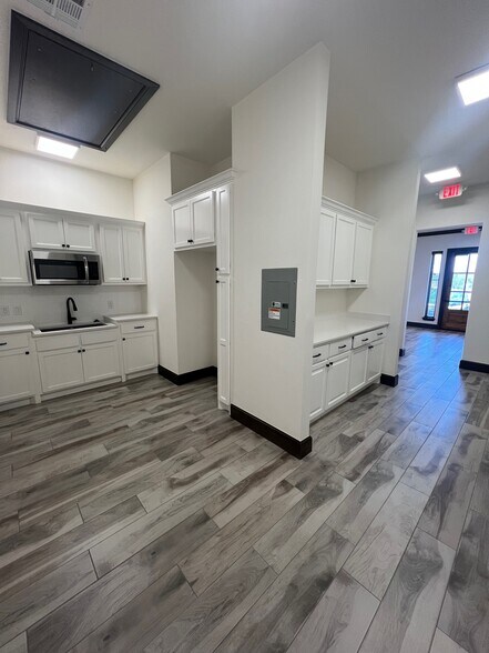 More Photos Of 17935 N Pennsylvania Ave, Edmond Unknown For Lease