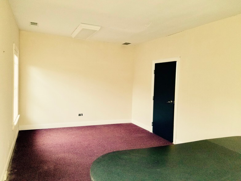 More Photos Of 5400 Laurel Springs Pky, Suwanee Office For Sale