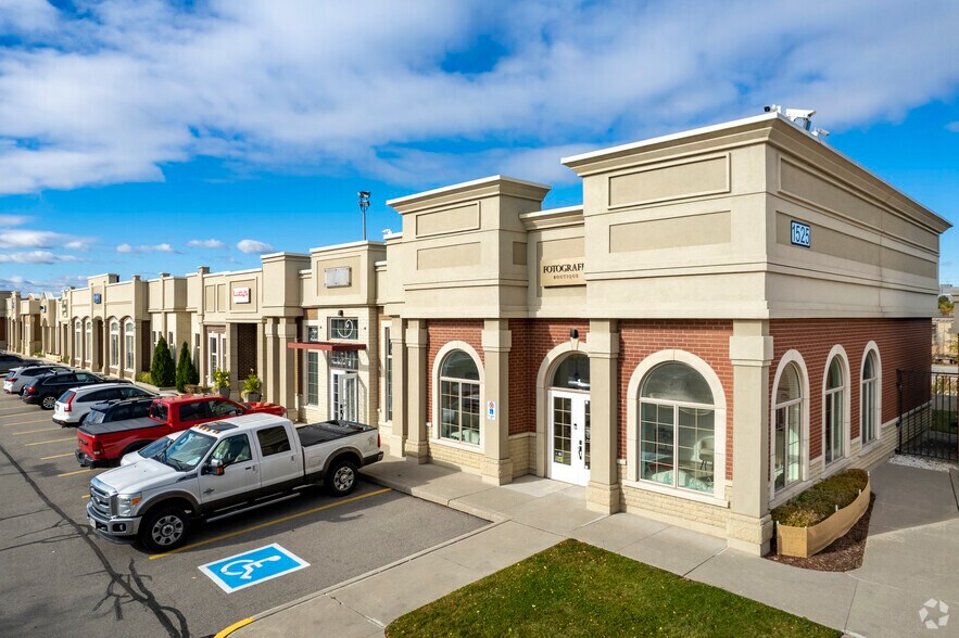 More Photos Of 1525 Cornwall Rd, Oakville Medical For Sale