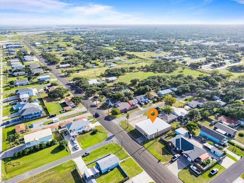 More Photos Of 724 Rowan St, Rockport Office For Sale