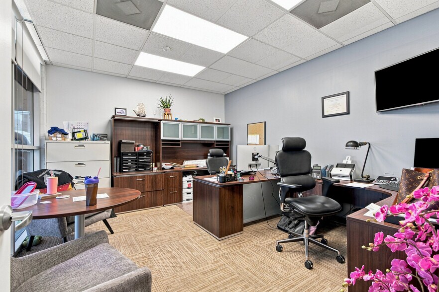 More Photos Of 125 W Maple Ave, Monrovia Service For Sale