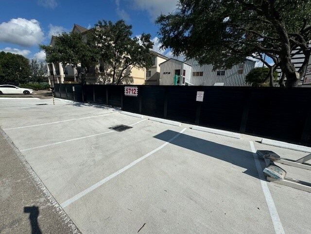 More Photos Of 5712 Val Verde St, Houston Loft Creative Space For Lease