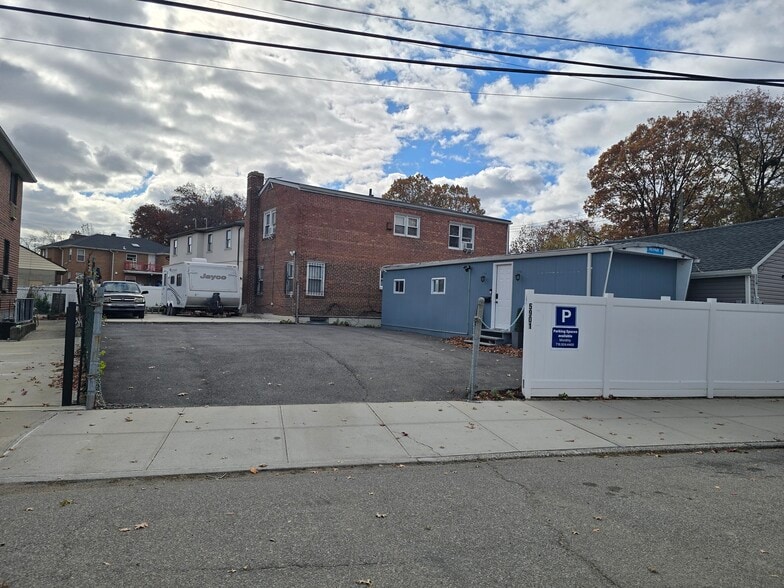 More Photos Of 5901 Fresh Meadow Ln, Fresh Meadows Land For Lease
