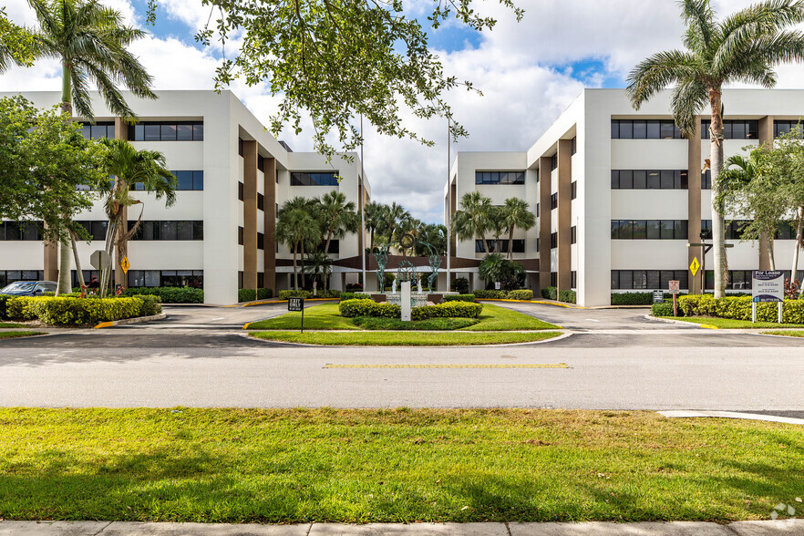 Primary Photo Of 1900 NW Corporate Blvd, Boca Raton Unknown For Lease