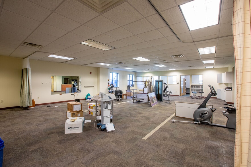 More Photos Of 200 KMD, Waterville Office For Sale
