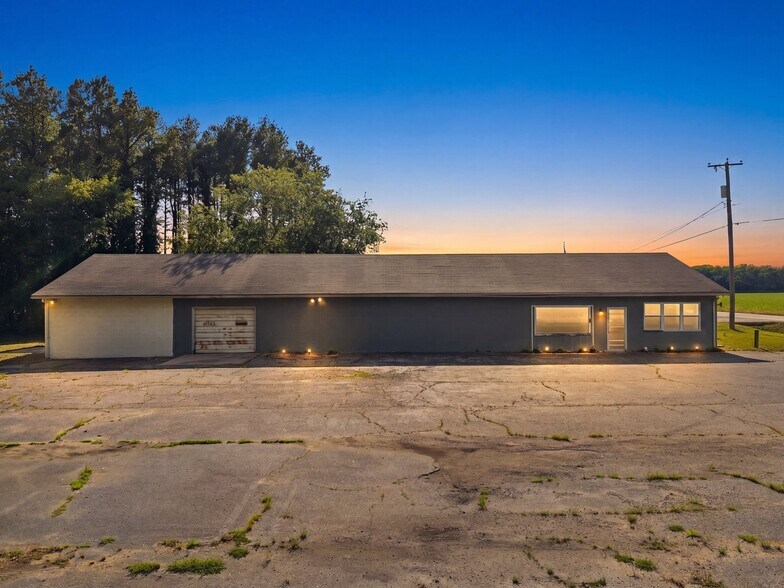 Primary Photo Of 15242 General Puller Hwy, Hardyville Freestanding For Sale