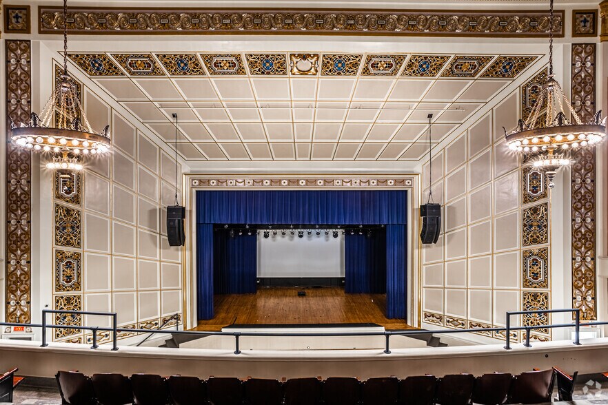 More Photos Of 300 E 39th St, Kansas City Office For Lease