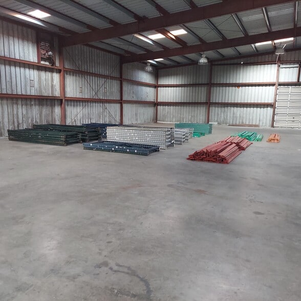 More Photos Of 5595 Raby Rd, Norfolk Warehouse For Lease