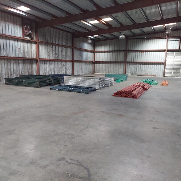More Photos Of 5595 Raby Rd, Norfolk Warehouse For Lease