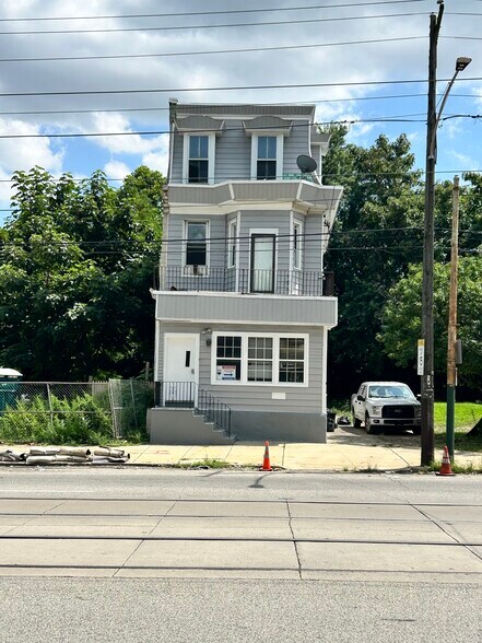 Primary Photo Of 3918 W Girard Ave, Philadelphia Apartments For Sale