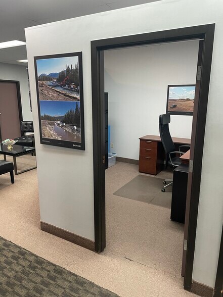 More Photos Of 315 19th St SE, Calgary Service For Lease