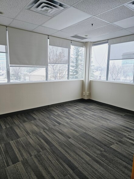 More Photos Of 51 Sunpark Dr SE, Calgary Office For Lease