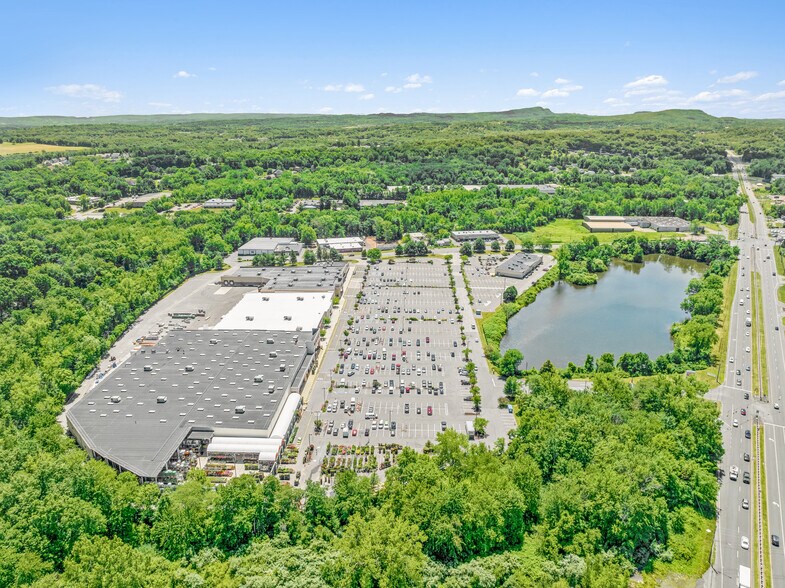 More Photos Of 225-273 Wilbur Cross Hwy, Berlin Unknown For Lease