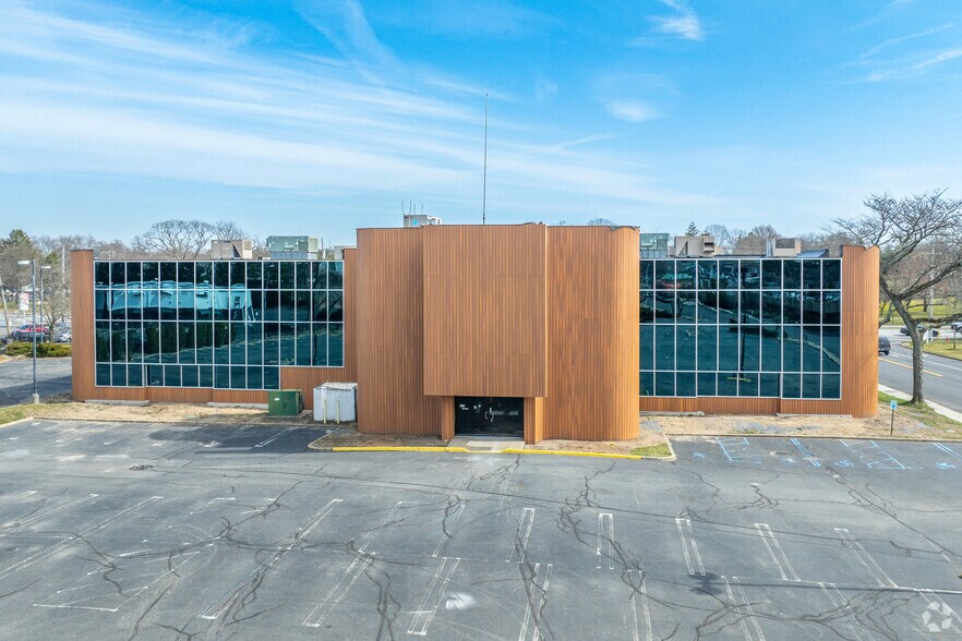 More Photos Of 875 Merrick Ave, Westbury Office For Lease