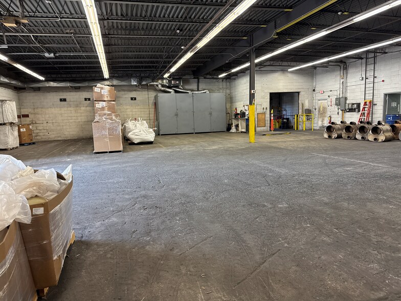 More Photos Of 1002 Industrial Dr, West Berlin Distribution For Lease