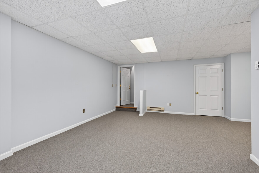 More Photos Of 519 Darby Creek Rd, Lexington Office For Sale