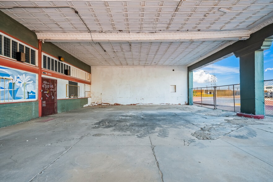 More Photos Of 1301 Buddy Holly Ave, Lubbock Warehouse For Sale