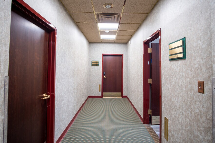 More Photos Of 265 Sunrise Hwy, Rockville Centre Office For Lease