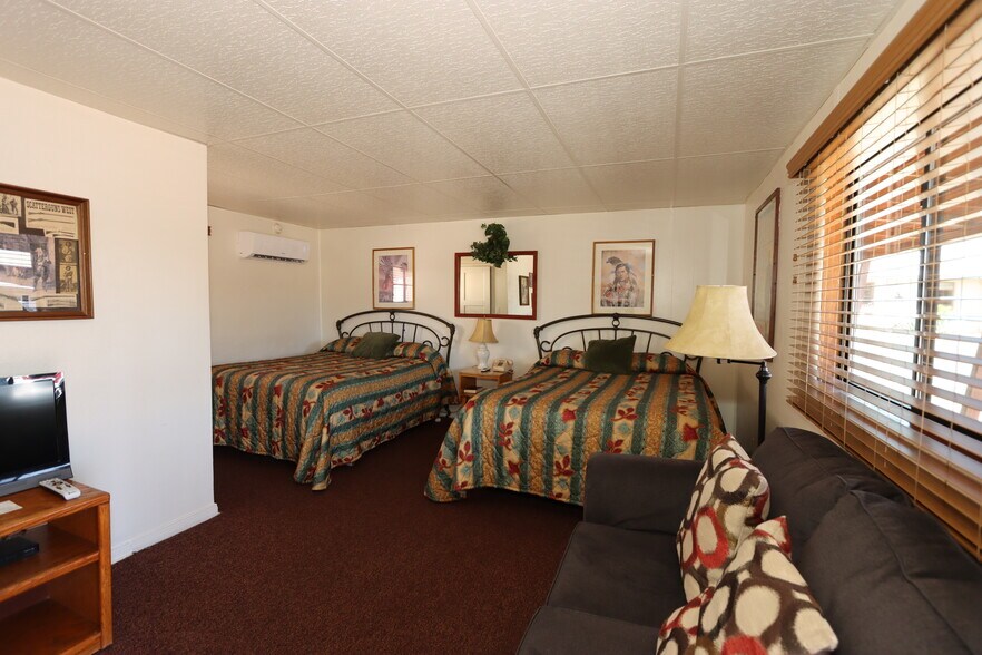 More Photos Of 410 Fremont St, Tombstone Hotel For Sale