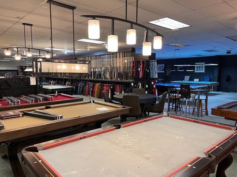 More Photos Of 5585 University Blvd W, Jacksonville Storefront Retail Office For Sale