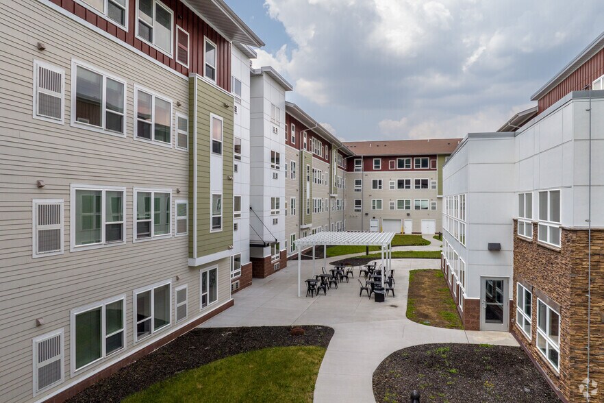 More Photos Of 2300 Hastings Ave, Newport Apartments For Lease