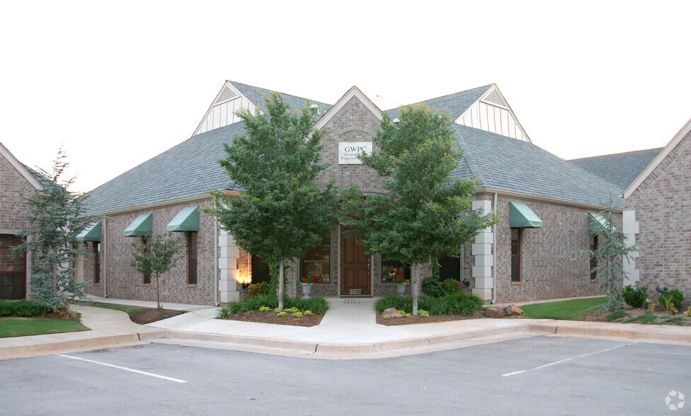 More Photos Of 13308 N Macarthur Blvd, Oklahoma City Office For Sale