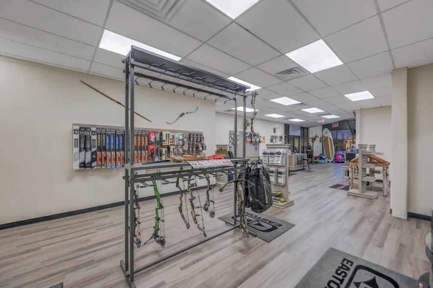 More Photos Of 116-120 Monahan Ave, Dunmore Flex For Lease