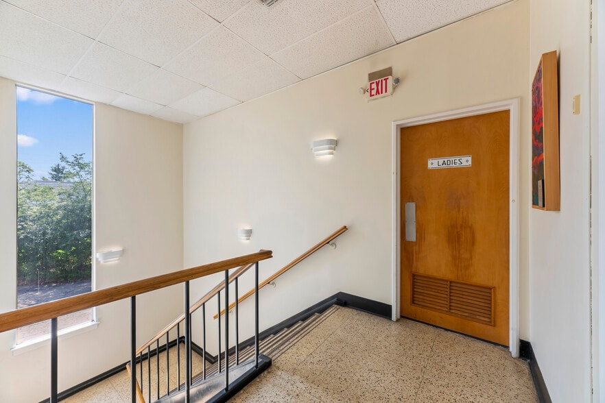 More Photos Of 160 Tices Ln, East Brunswick Office For Sale