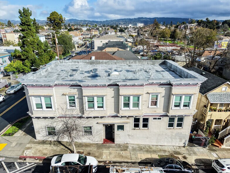 Primary Photo Of 1504 13th Ave, Oakland Apartments For Sale