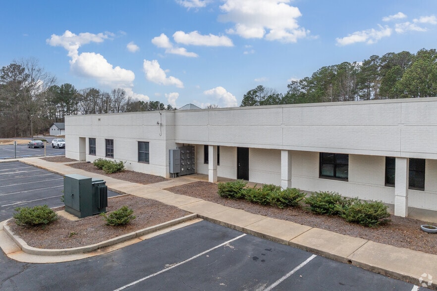 More Photos Of 705 Breedlove Dr, Monroe Medical For Lease