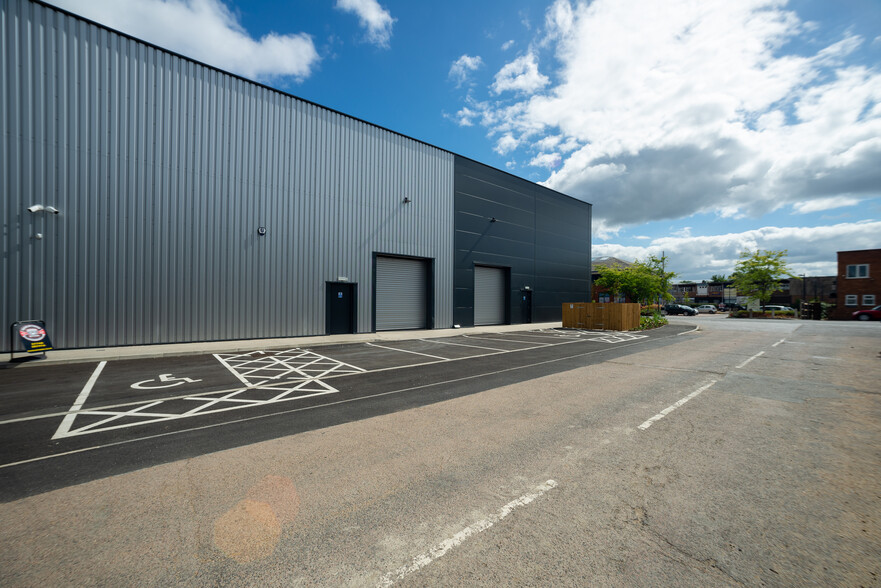 Primary Photo Of Molly Millars Ln, Wokingham Warehouse For Lease