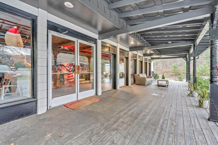 More Photos Of 3894 US Hwy 321, Blowing Rock General Retail For Sale