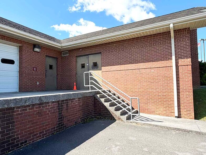 More Photos Of 129 Boone Ridge Dr, Johnson City Office For Lease