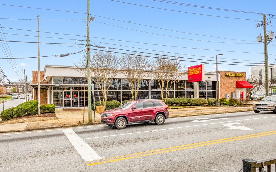 More Photos Of 590 S Central Ave, Hapeville Bank For Lease