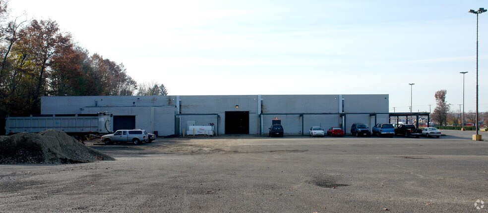 More Photos Of 1465 S Hawkins Ave, Akron Warehouse For Lease