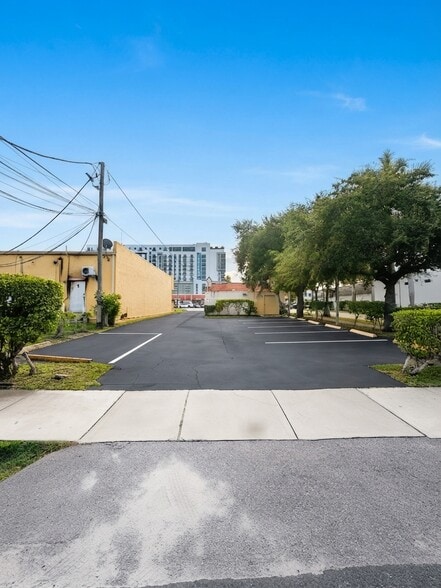 More Photos Of 101 S Federal Hwy, Dania Beach Medical For Lease