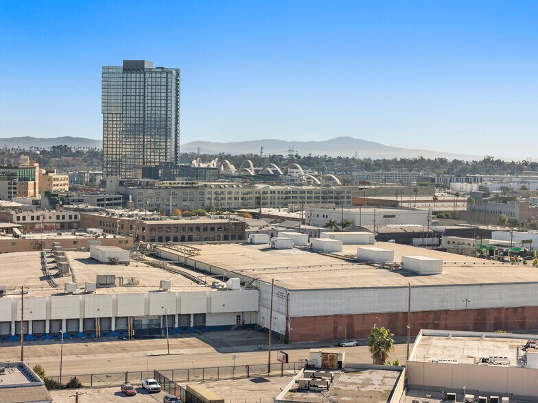 More Photos Of 410-414 Towne Ave, Los Angeles Warehouse For Sale