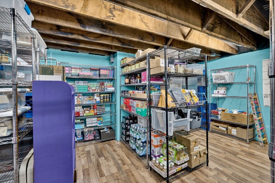 More Photos Of 503 Main St, Oregon City Storefront For Sale