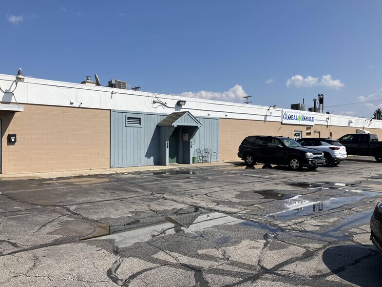 More Photos Of 2133-2141 Warwick St, Saginaw Storefront For Sale
