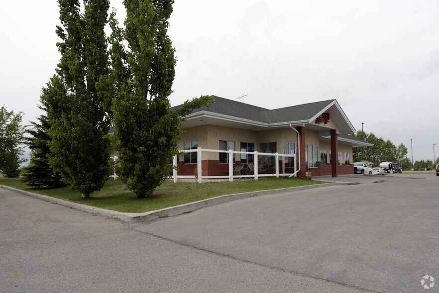 More Photos Of 1515 13th Ave SE, High River Restaurant For Sale