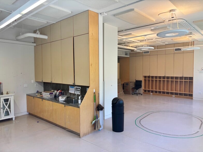 More Photos Of 310 E Houston St, New York Apartments For Lease