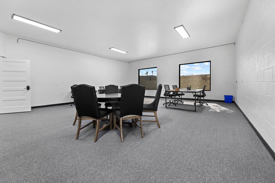 More Photos Of 2008 W Dorothea Ave, Visalia Freestanding For Lease