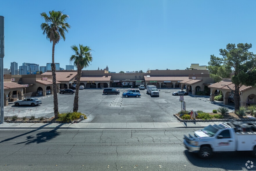 More Photos Of 4970 Arville St, Las Vegas General Retail For Lease