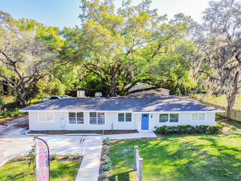 More Photos Of 110 Crenshaw Lake Rd, Lutz Office For Lease