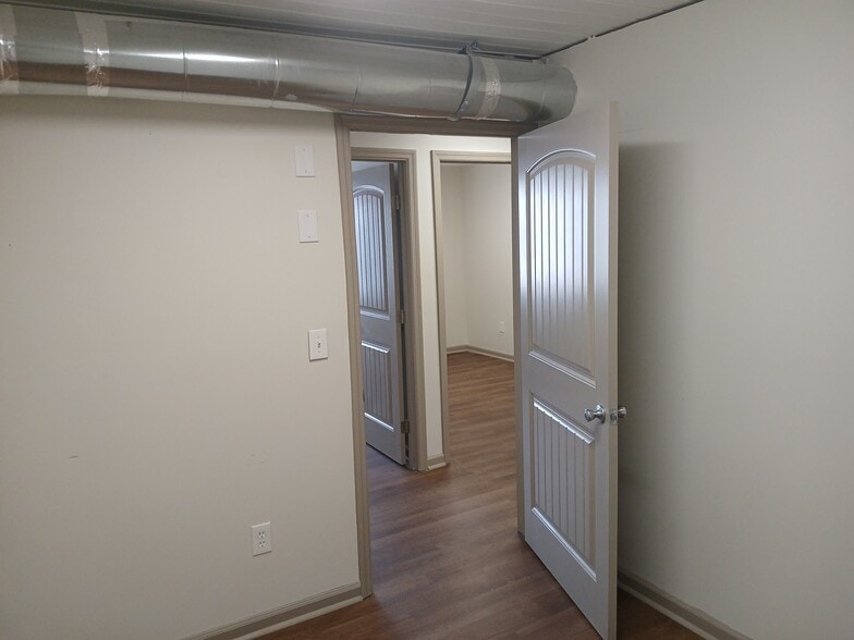 More Photos Of 1718 Creighton Ave SE, Decatur Flex For Sale